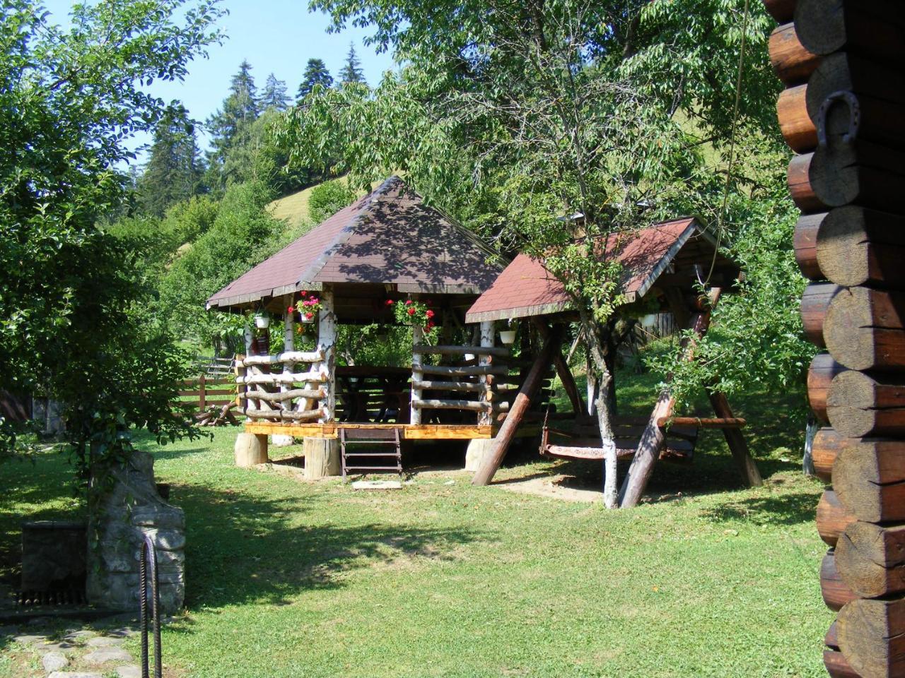 Cabana Dochita Ceahlău エクステリア 写真
